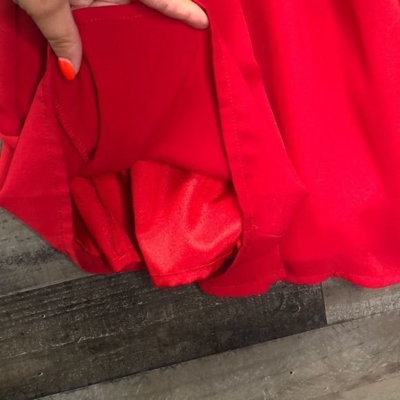 Haute Rogue Ruffle Cold Shoulder Romper - Picture 7 of 10